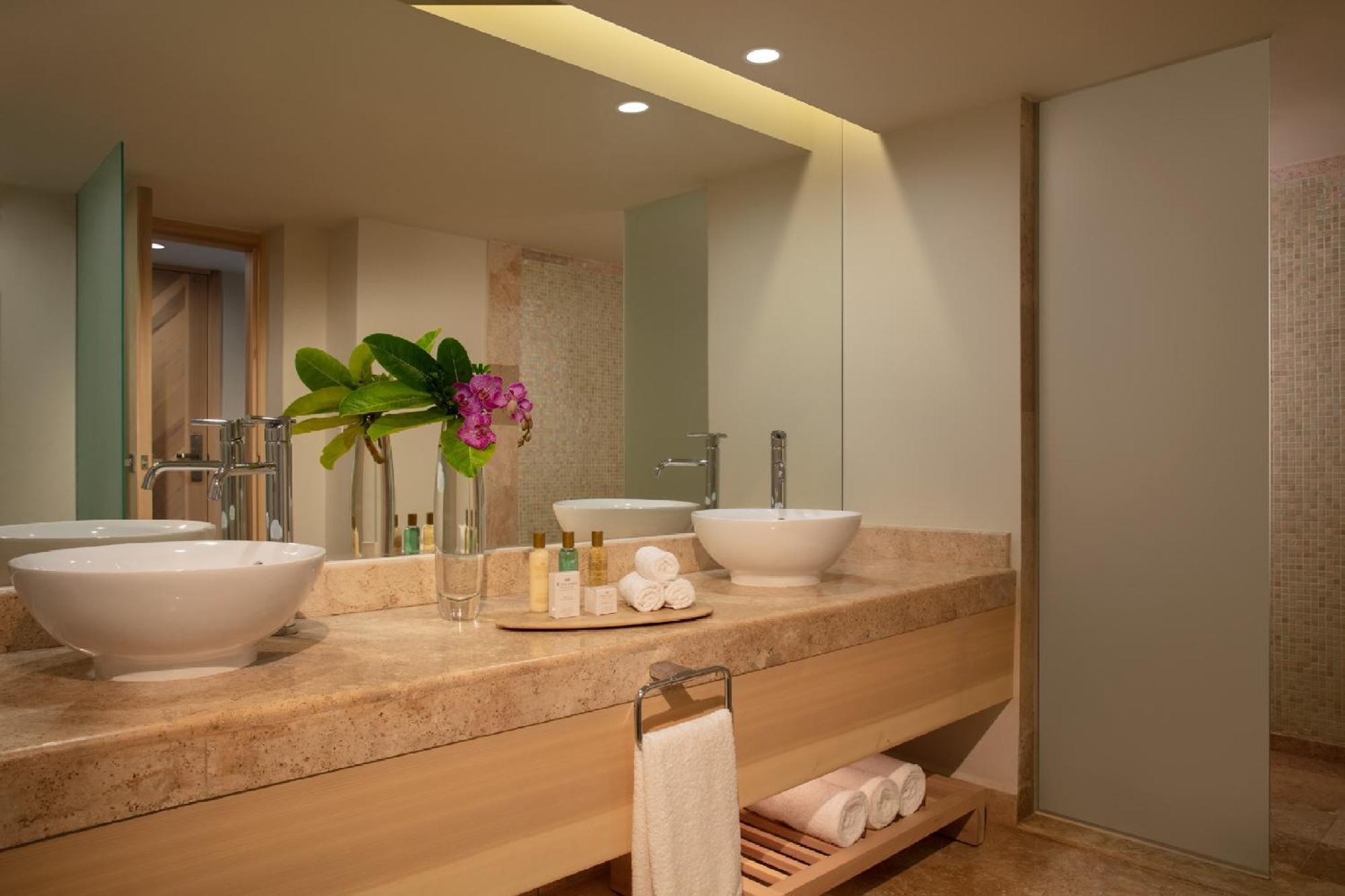 Preferred Club Honeymoon Suite Hot Tub Ocean View  HNKOV,1273578826:JPEG
